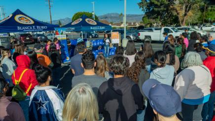Assemblymember Rubio speaks before Turkey Giveaway 